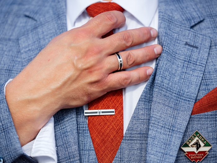 материал изделий: серебро 925 пробы; суммарный вес ~17 грамм.