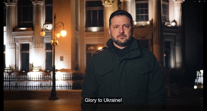 Зеленский в теплой одежде на фоне хромокея со звуками "ветра и города" - тут прекрасно всё :)