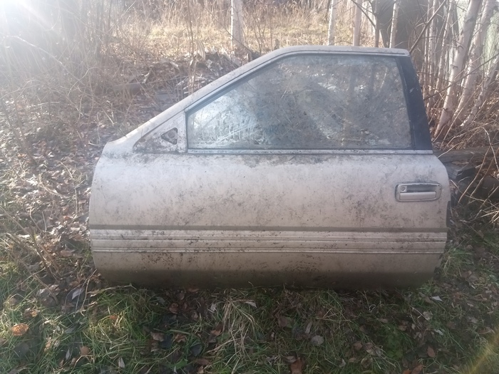 От какого автомобиля эта дверь??