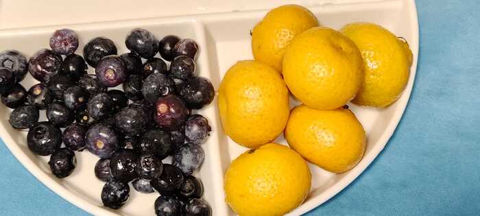 Для сравнения рядом голубика