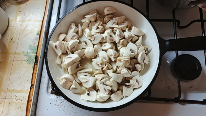 Начинаем обжарку на сильном огне