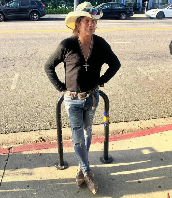 @mickey_rourke_ @mickey_rourke_