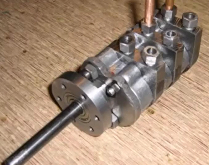 Трёх секционный масляный монстр на 3 жизни из мотоциклетных насосов - простота и надёжность для газотурбинной установки!