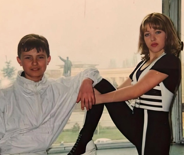  1993         ,         ,    .