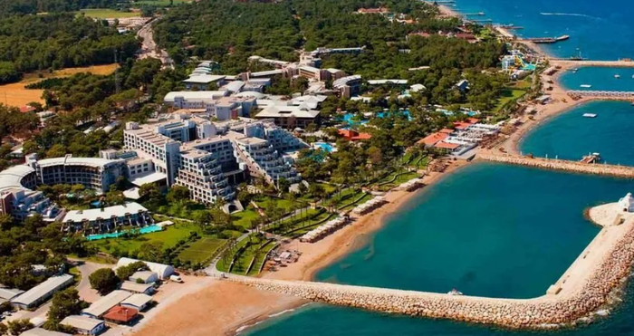 Rixos Sungate:    