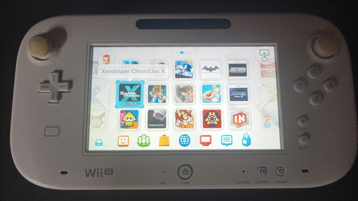 Названия игр в большинстве на английском. Но по иконкам можно догадаться и так