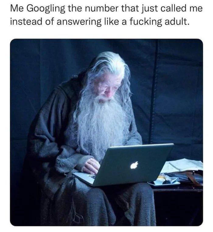 Я гуглю неизвестный номер, который только что мне звонил, вместо того чтобы ответить
