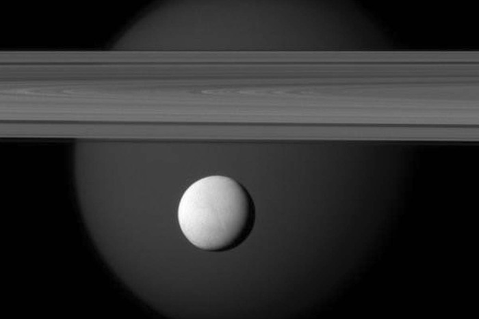  NASA/JPL-Caltech/Space Science Institute