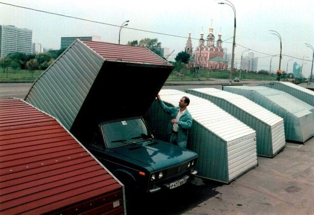 Счастливый обладатель новой «ракушки», 1995 год, Москва