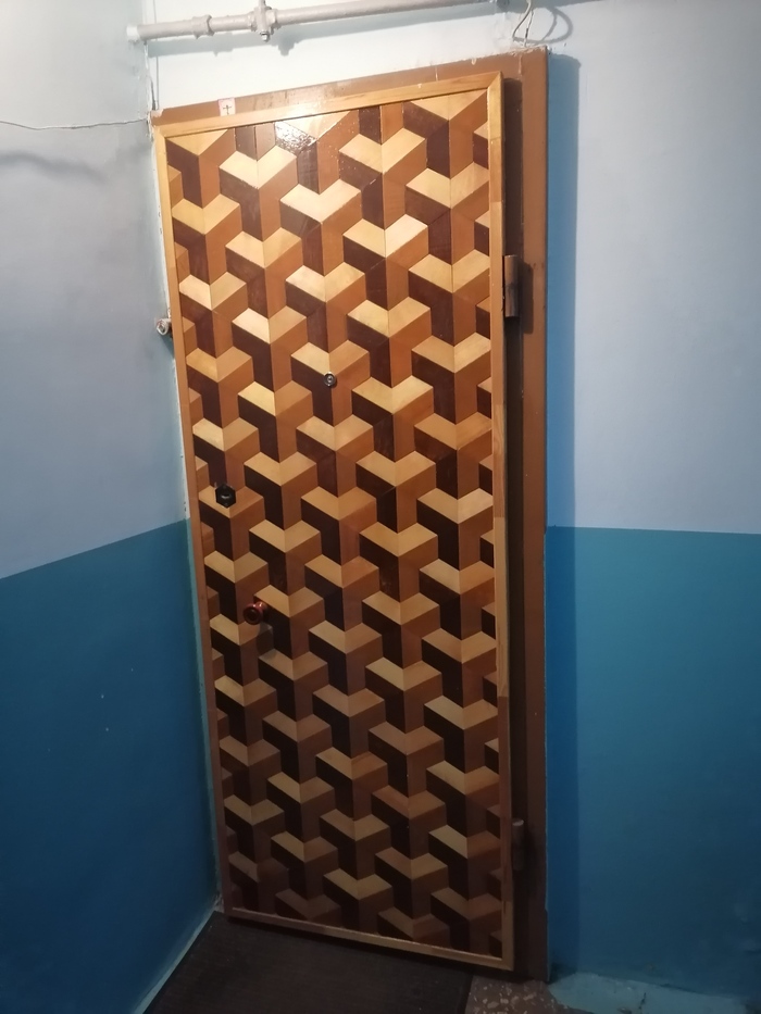 Интересная дверь