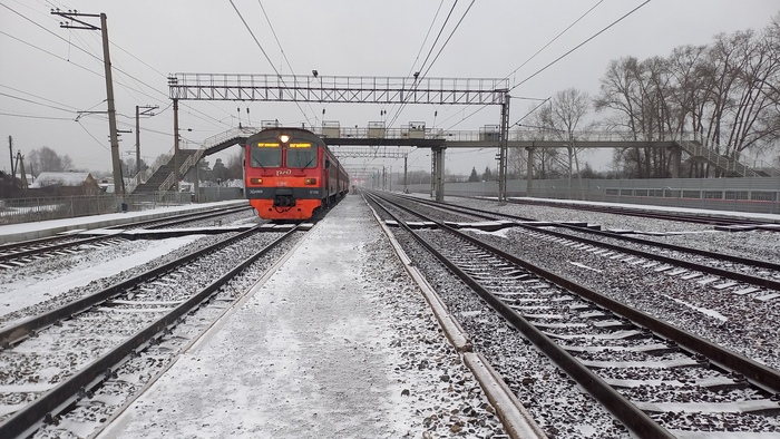 Красное на белом