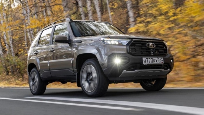 Lada Niva Travel   :  