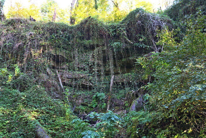 Верхние три фото сделаны при походе по руслу реки Кудепсты