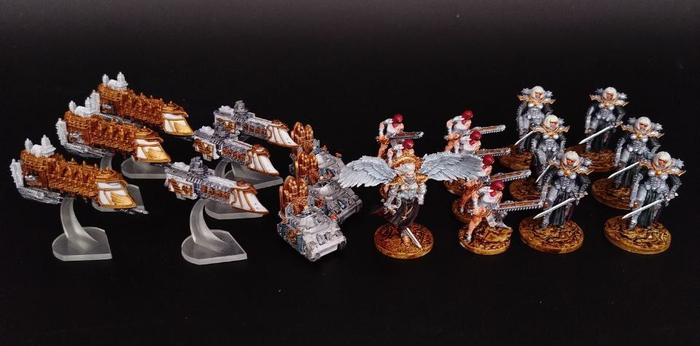 Расовое разнообразие среди сестер делать не стали, это удел современного GW)