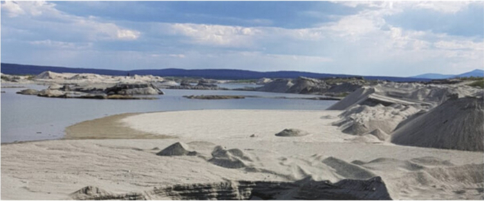 Эфельные отвалы до горизонта. Якутия.