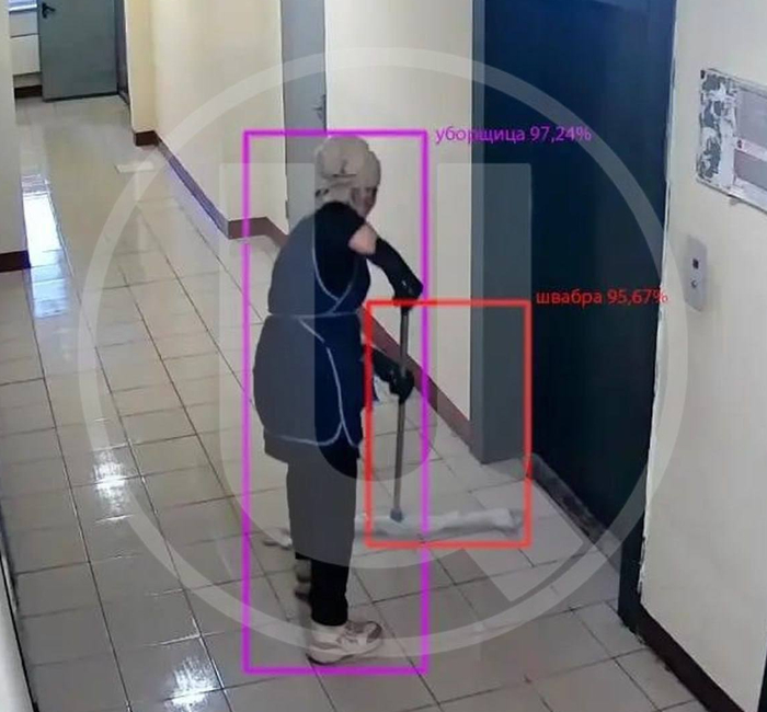 В московском ЖК местные подключили к камерам нейросеть, чтобы контролировать уборку в подъезде. Говорят, стало чище