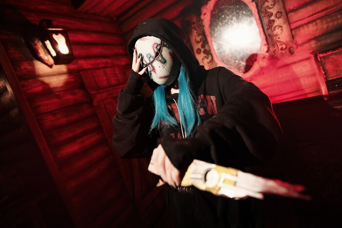 Парный косплей Легион Dead by Daylight (Сьюзи)