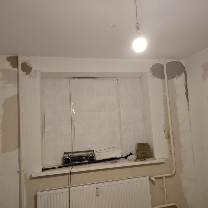 Зацените батин магнитофон Hitachi. Работает только как радио, но ловит отлично!