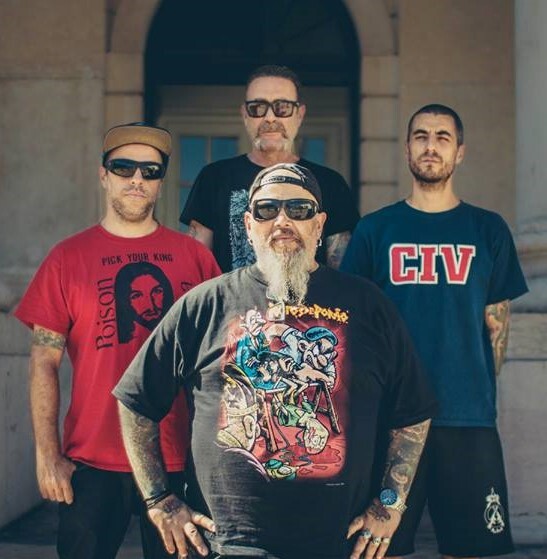 RATOS DE PORAO бразильцы, одни из основателей (1981 г. рождения) южно-американского THRASH METAL/CROSSOVER/HARDCORE PUNK