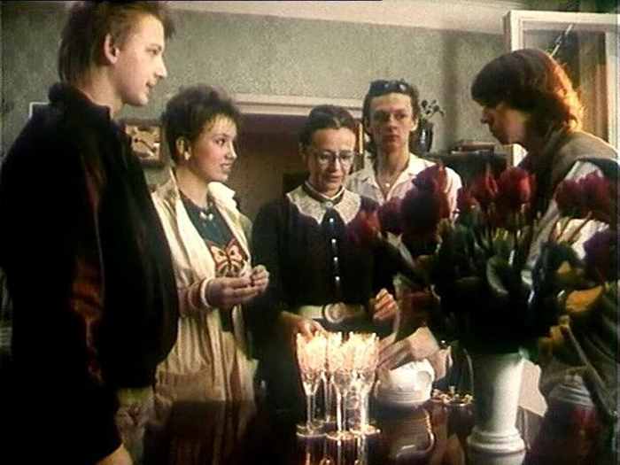 Кадр из фильма Эльдара Рязанова «Дорогая Елена Сергеевна», 1988 год