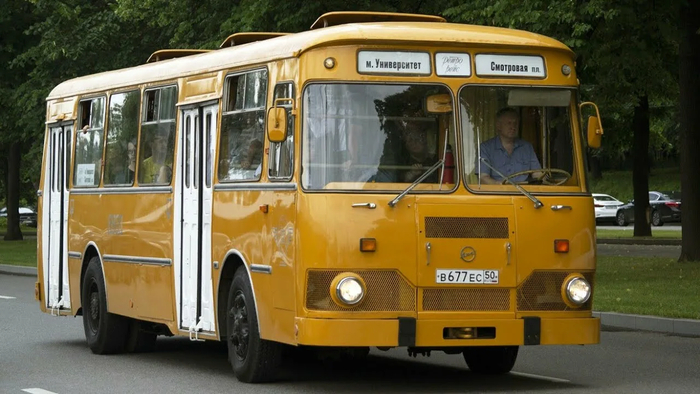 ЛиАЗ-677. Городской "Луноход" из детства