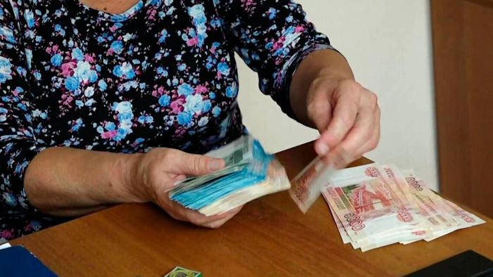 Бабуля на фото другая, из интернетов