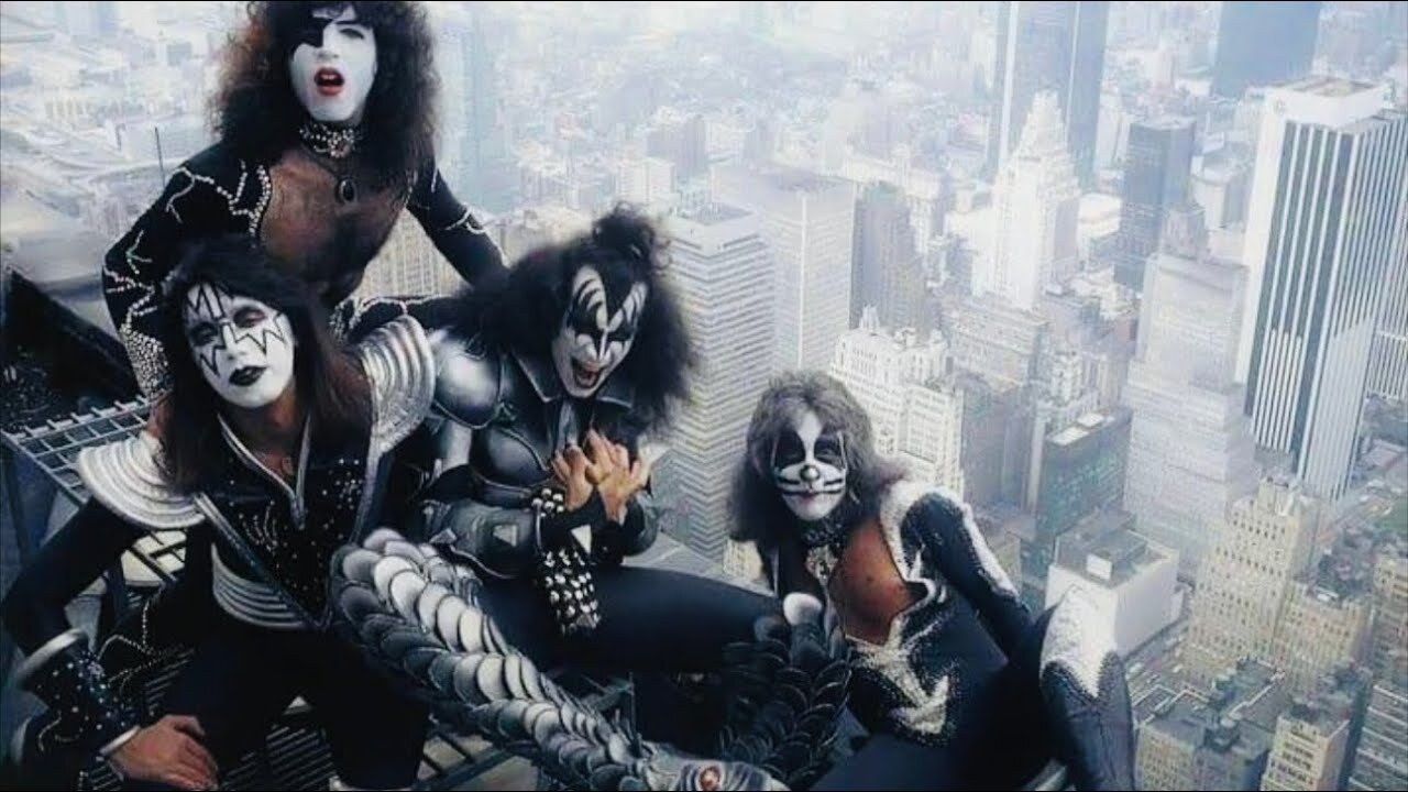 KISS на TV Италии в программе Discoring 1982 года с brand new single на тот момент *I Love It Loud* - Рок, Хард-Рок, Kiss, Видео, YouTube, Длиннопост