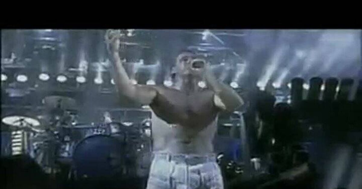 Ответ на пост «Домашний Rammstein» - Rammstein, Песня, Du Hast, Мягкость, Кавер, Юмор, Видео, Вертикальное видео, Короткие видео, Instagram, Укулеле, Видео вк, Ответ на пост, ВКонтакте (ссылка)