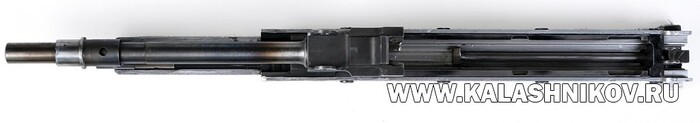 Вид снизу на ствольную коробку прототипа АМ-17 2015 года. Фото Михаила Дегтярёва