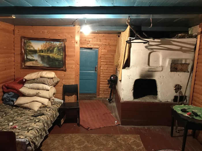 Вторая часть печи в соседней комнате.