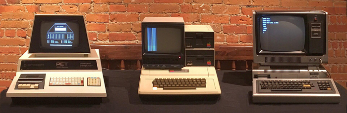 "������ ������" 1977 ���� - Commodore PET, Apple ][ � TRS-80. ��� ��� �������� � Microsoft Basic.