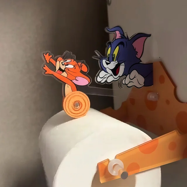 У моего друга вот такой держатель для рулона дома