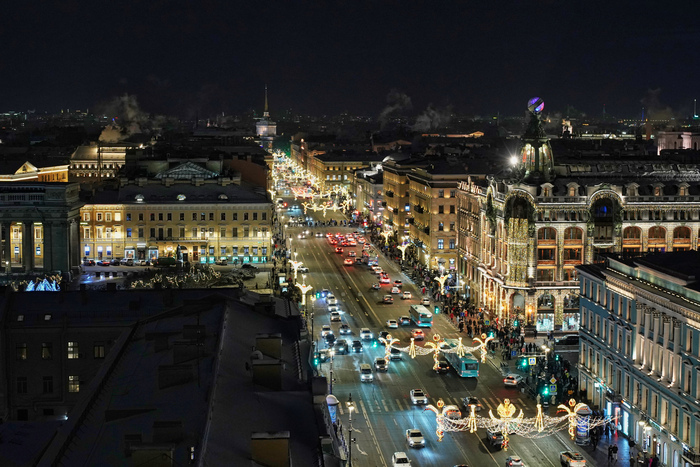 Невский туда.