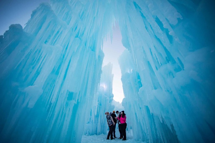 ���-�������, ���. � ���� �������� ��������� �������� "������� �����" � �������� ��������. ����������: ������ ��������.