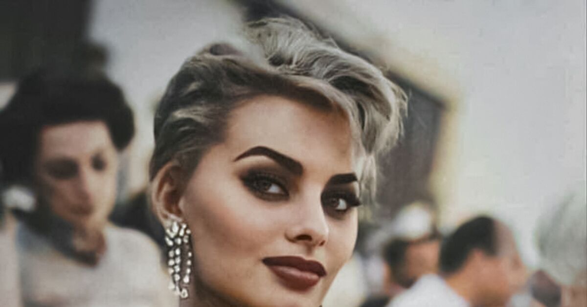 Фотоподборка известных личностей ХХ века, как СССР так и Мира. 20 раскрашенных фотографий. Часть 18