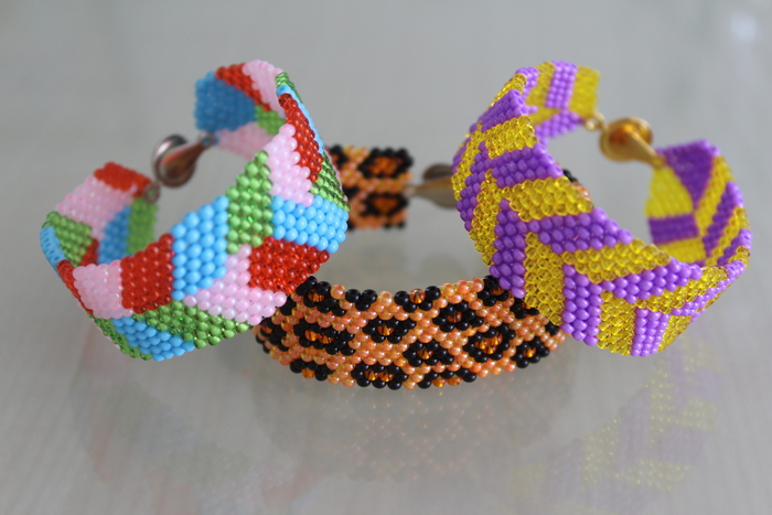 Наплела браслетиков! Вы бы такие носили?!