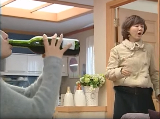 «На донышке» без изъяна. Сколько еще ролей на облаву популизма? «18-летняя невеста» как феномен «Дворца»