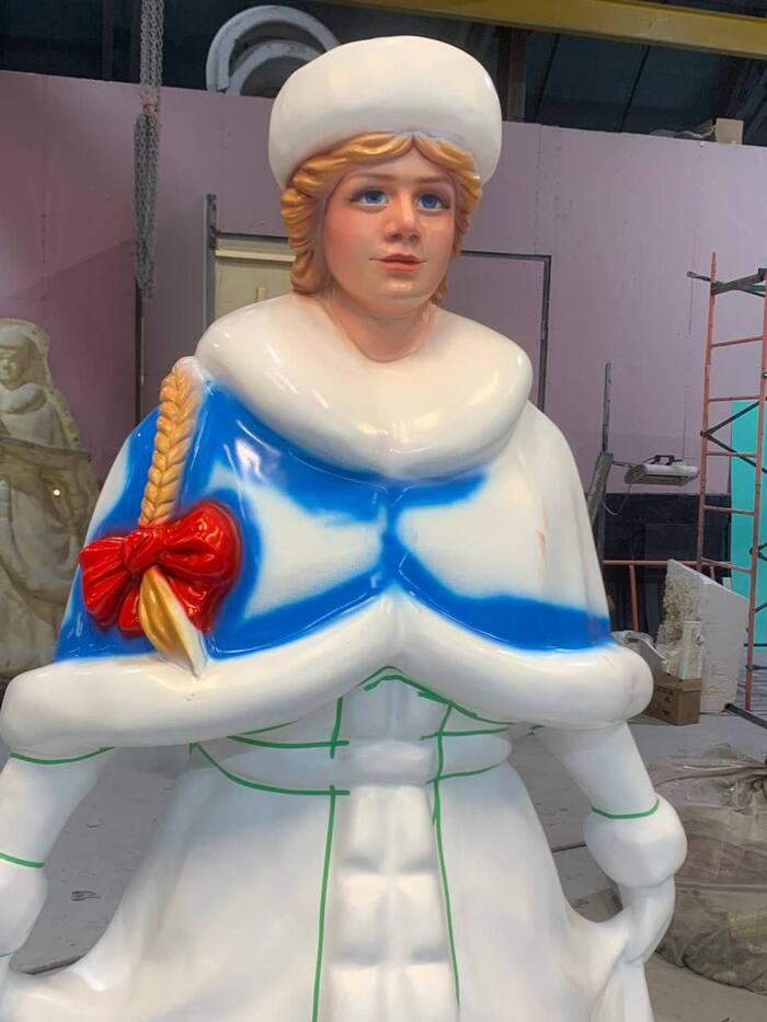 По мне так она получилась прям русская деревенская красавица) Выросшая на парном молочке и домашних яичках)