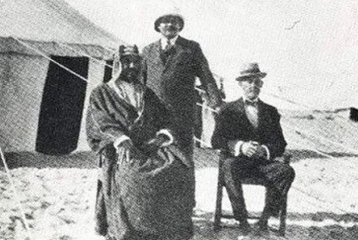 ������ ������ �����-���� ��� ���� � � ���������� �������������� � ����� ����� ������ �� ����� ����������� � ���-������, 1922 ���