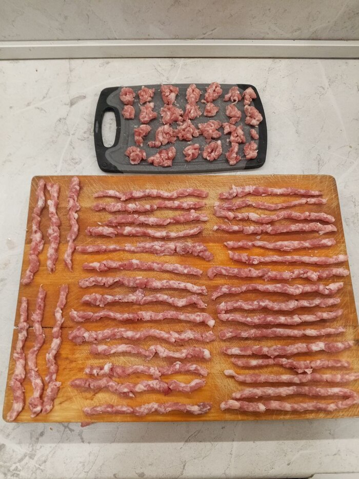 400гр наглядно. Не взвешивал, весов нет.