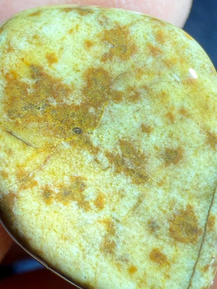 Судя про кристаллической структуре это кварцит.