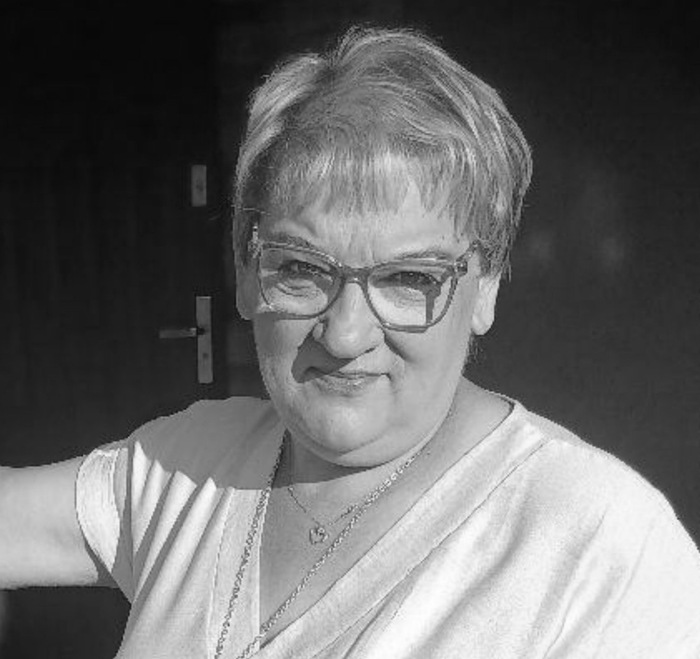 �������