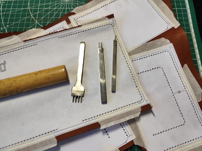 Пробиваем отверстия.