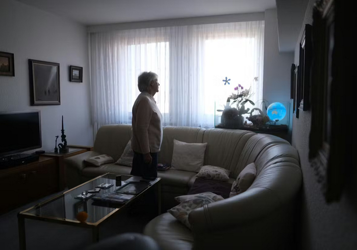 Сабине Ланге живет в этом доме с 1977 года: она чувствует себя брошенной управляющей компанией.