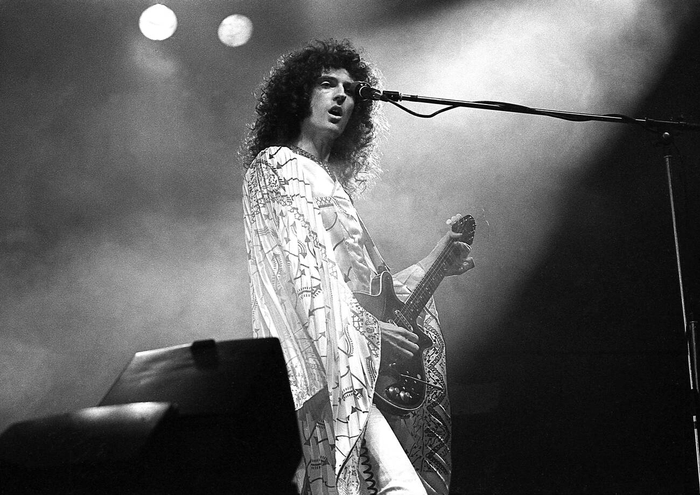 ������ ���. ������� Queen � ����-�����, 18 �������� 1976. ��������� ������� ��� ����������, ��������� ����� 150000 ��������.