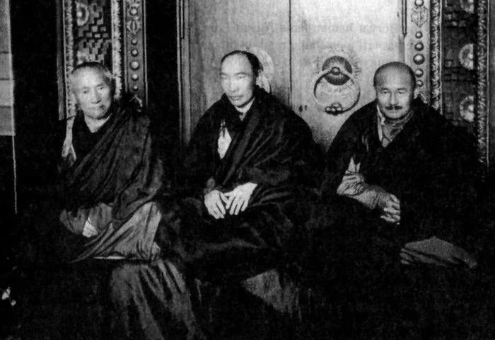 Участники Первого съезда буддистов СССР, проходившего в Москве в январе 1927 года.