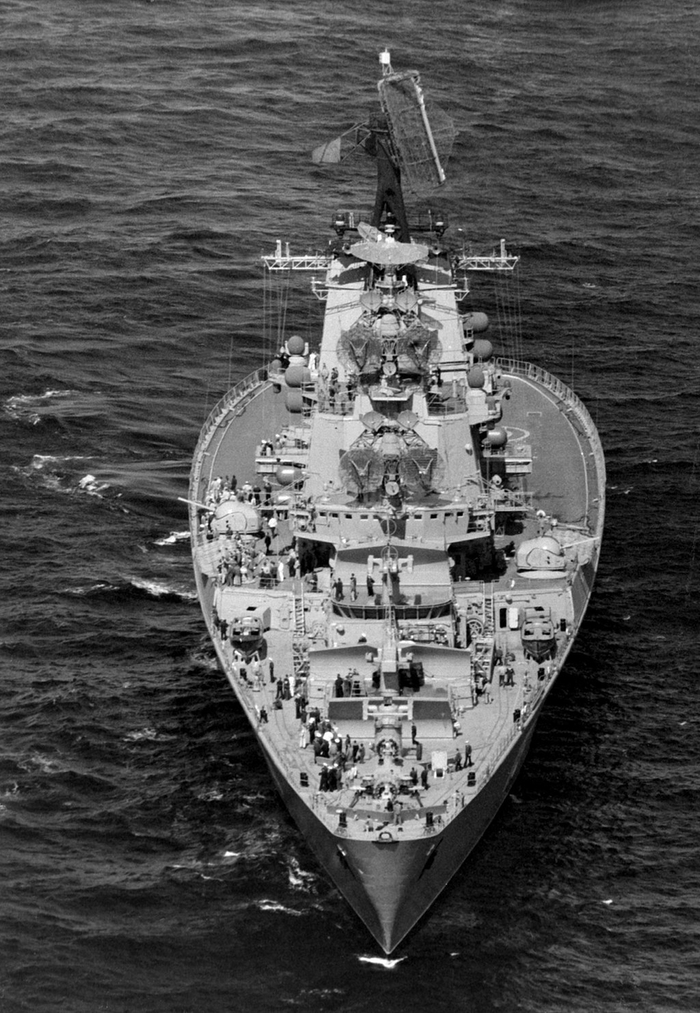 ПКР «Лениград», вид спереди. Оцените форму корпуса