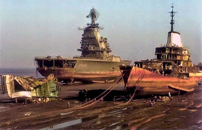 ПКР «Москва» на утилизации в Индии