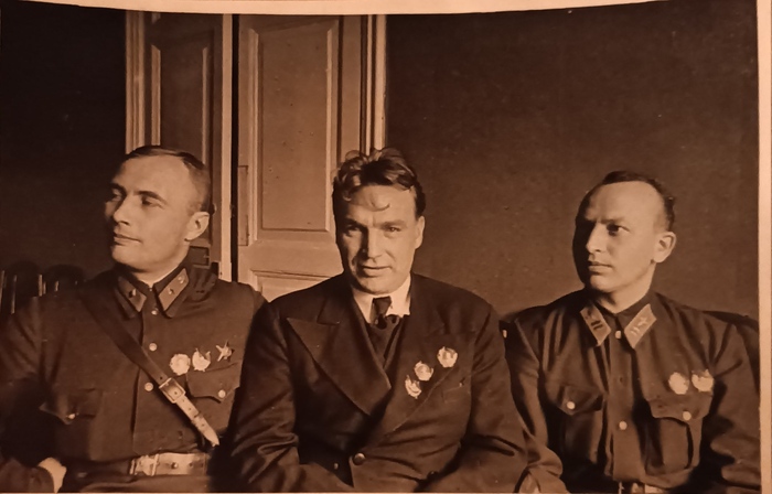 ����� ���������� ����� �.�.�������, �.�. ������, �..�.�������� �� ��������� ���������� �� ���� 17 �������� 1937 �.