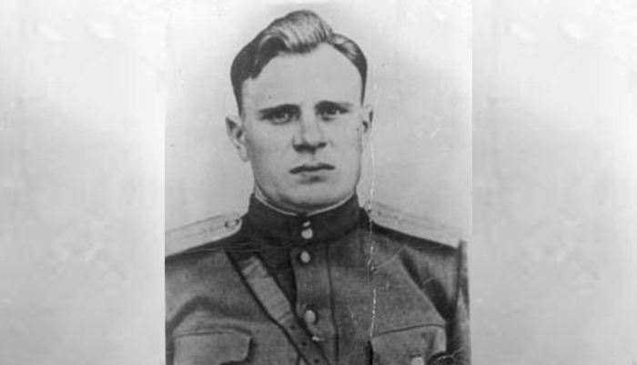 Алексей Берест. Рост — под два метра, косая сажень в плечах. Настоящий сумской богатырь, который прошел путь от тракториста до легенды штурма Берлина.